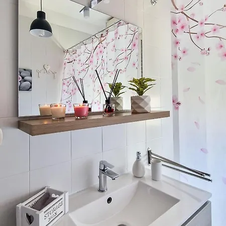 Apartment ｐｏｍｐｅｉ ｉｎ ｌｏｖｅ